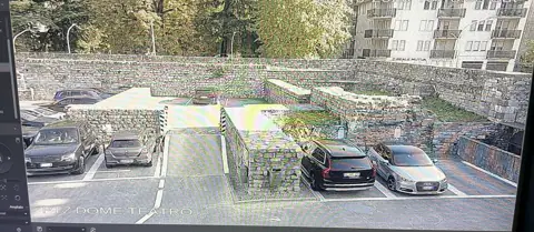 Kamera monitoringu 4: widok na parking